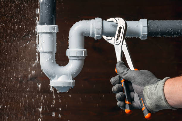 Professional Plumbing technician working in White Oak, TX